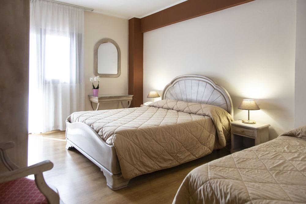 פסקאסרולי Grand Hotel Del Parco מראה חיצוני תמונה